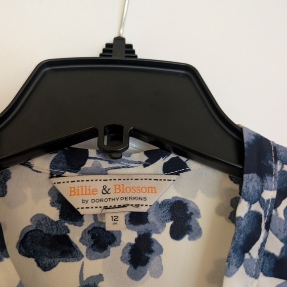 Dorothy Perkins Floral Print Women's Top - Blue and White Size Medium - Picture 4 of 9